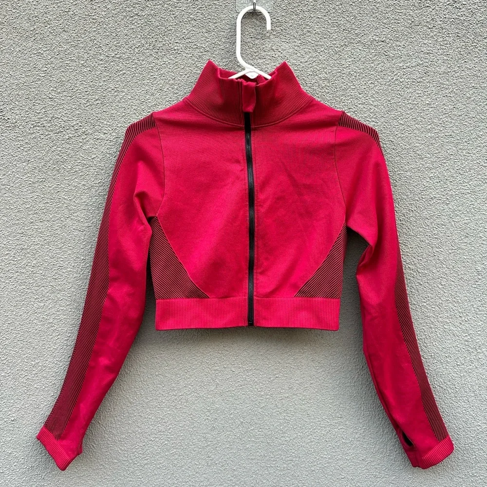 Seamless Cropped Athletic Workout Jacket - Picture 2 of 5